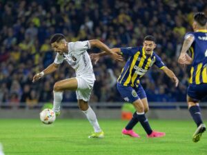 Caracas-cedio-ante-Rosario-Central.jpg