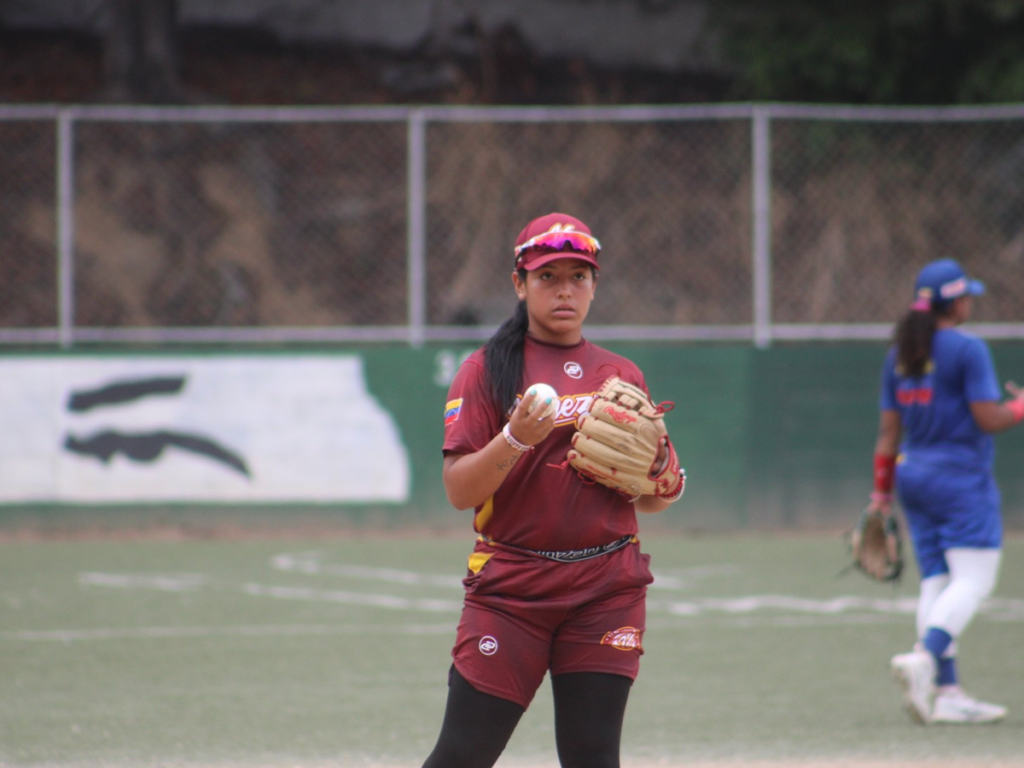 Chicas-de-Venezuela-se-preparan-para-finales-del-Mundial.png