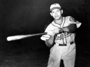 Chucho-Ramos-debuto-con-los-Rojos-hace-80-anos.jpg