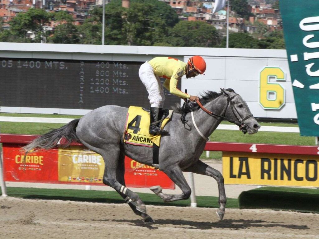 Dos-clasicos-el-domingo-en-el-ovalo-de-La-Rinconada.jpg