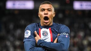 Javier-Tebas-Mbappe-firmo-por-cinco-temporadas-con-el-Real.jpg