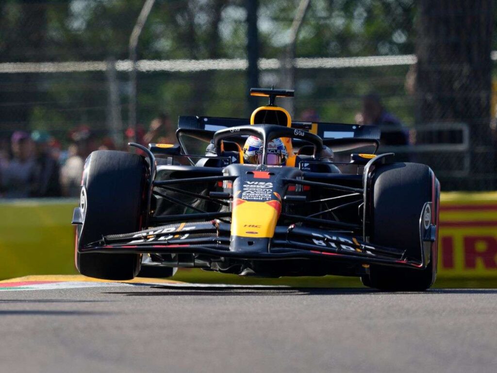 Verstappen-consiguio-su-octava-Pole-consecutiva.jpg