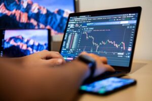 Luis Alberto Pérez González - Trading; Qué es ¡Características, tipos y cómo iniciarse! - FOTO