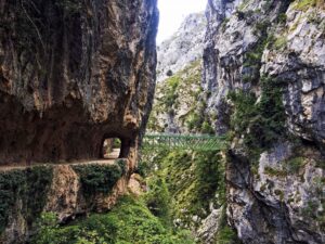 Ruta del Cares, puente de los Rebecos sobre el río Cares