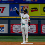 Leones volvió con triunfo al Monumental