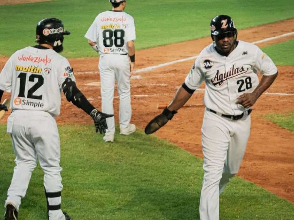 Aguilas-gano-el-duelo-ofensivo-contra-Leones.jpg
