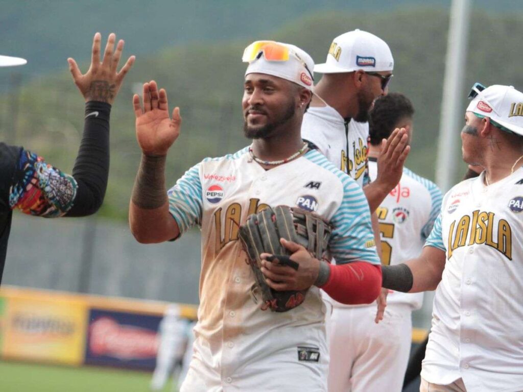 Bravos-vencio-a-Tiburones-y-se-queda-con-la-serie.jpg