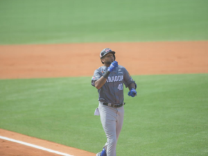 Cafecito-Martinez-iguala-a-su-padre-y-supera-a-Miggy.png