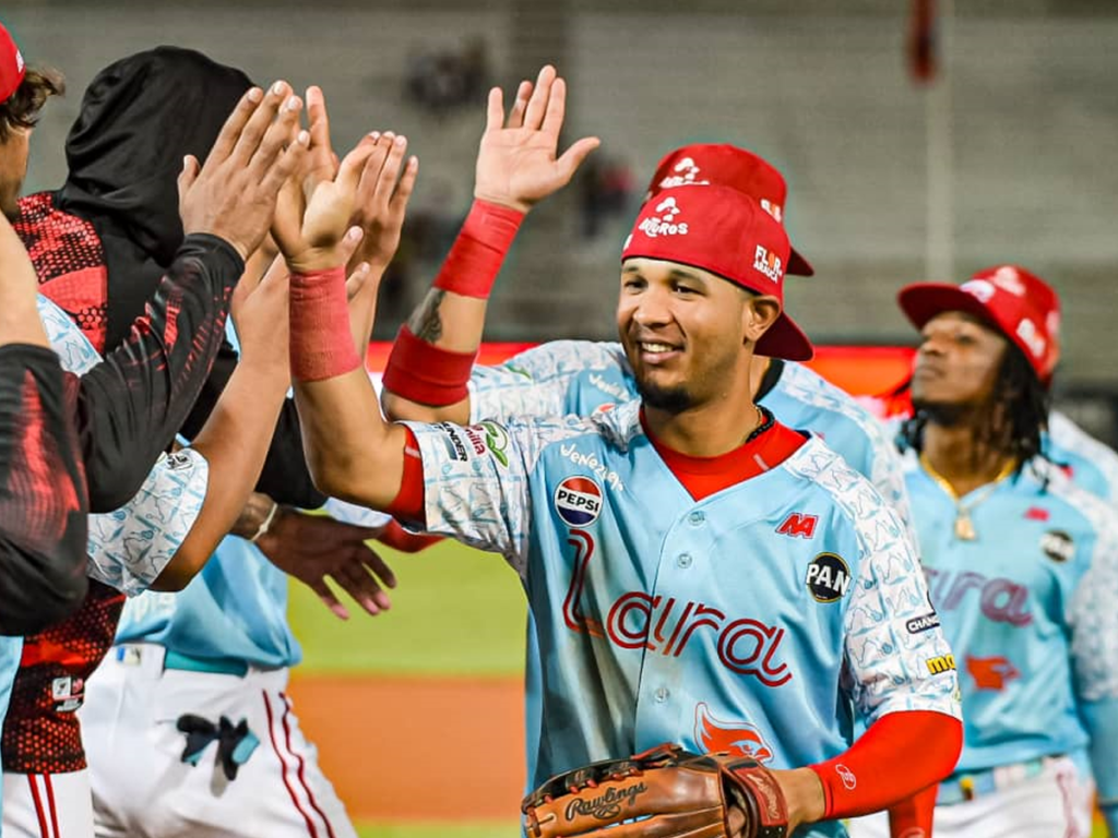 Cardenales-alzo-vuelo-en-casa-para-vapulear-a-Bravos.png