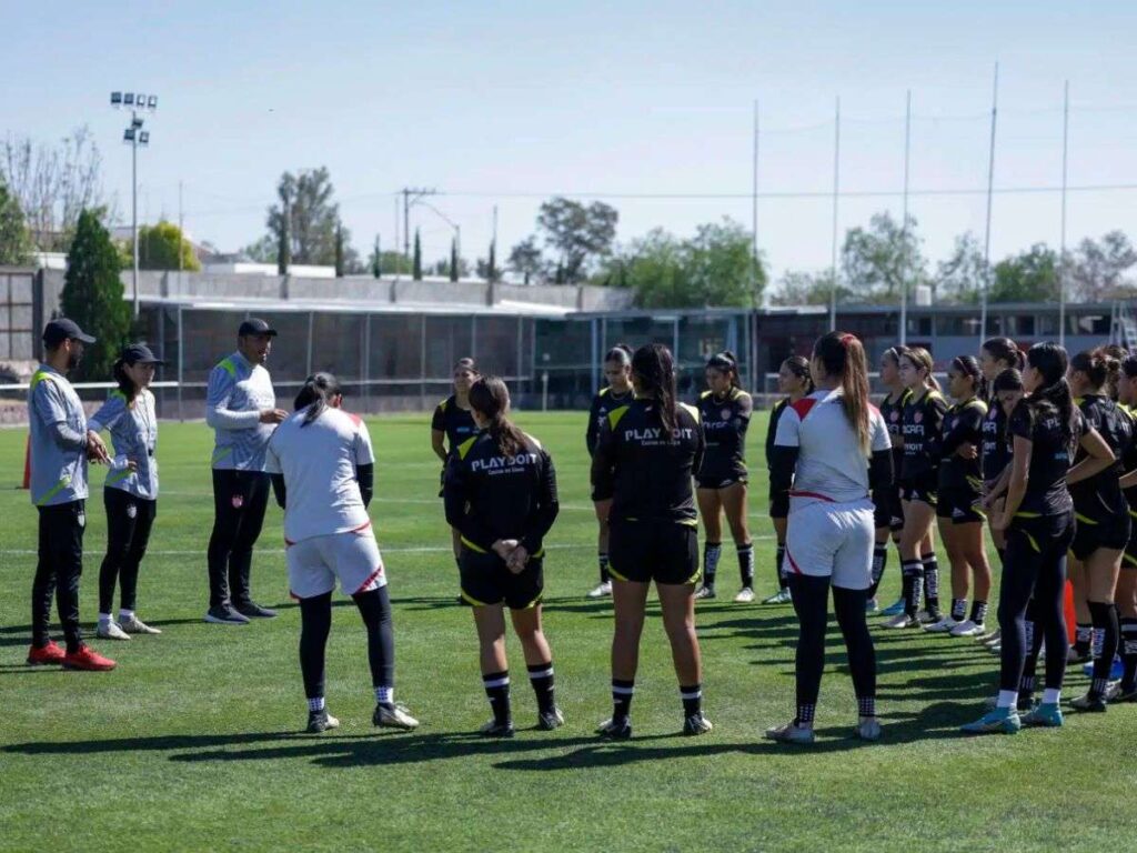Celebran-crecimiento-del-futbol-femenino-en-Mexico.jpg