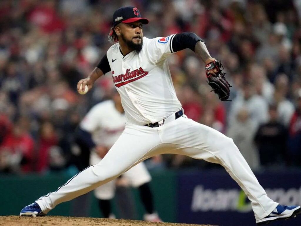 Clase-y-Helsley-son-Relevistas-del-Ano-en-MLB.jpg