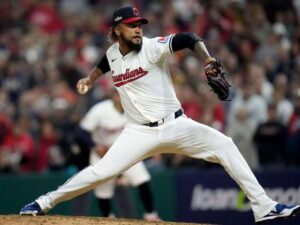 Clase-y-Helsley-son-Relevistas-del-Ano-en-MLB.jpg