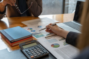 Como-se-diferencia-la-administracion-financiera-de-la-contabilidad.png
