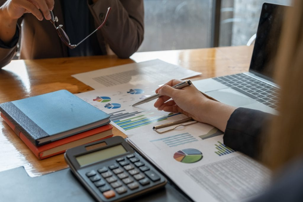 Como-se-diferencia-la-administracion-financiera-de-la-contabilidad.png