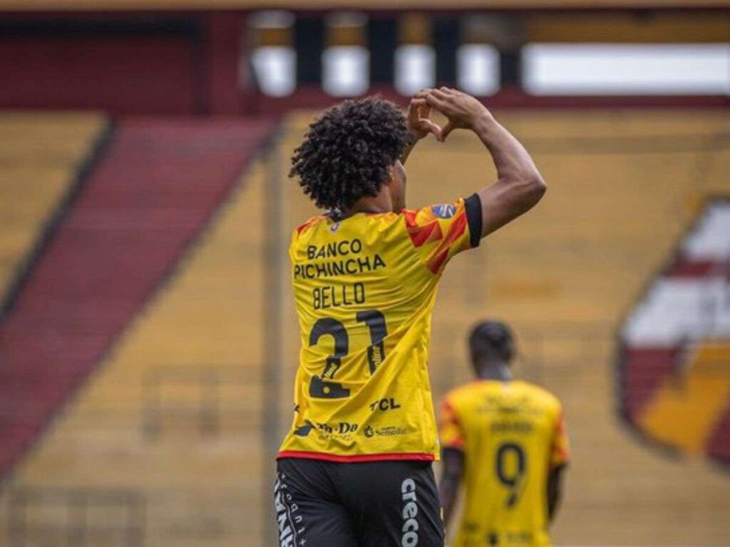 Eduard-Bello-marco-en-historica-goleada-de-Barcelona-SC.jpg
