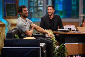 Entre-abucheos-Mario-Casas-le-explica-a-David-Broncano-por.jpeg
