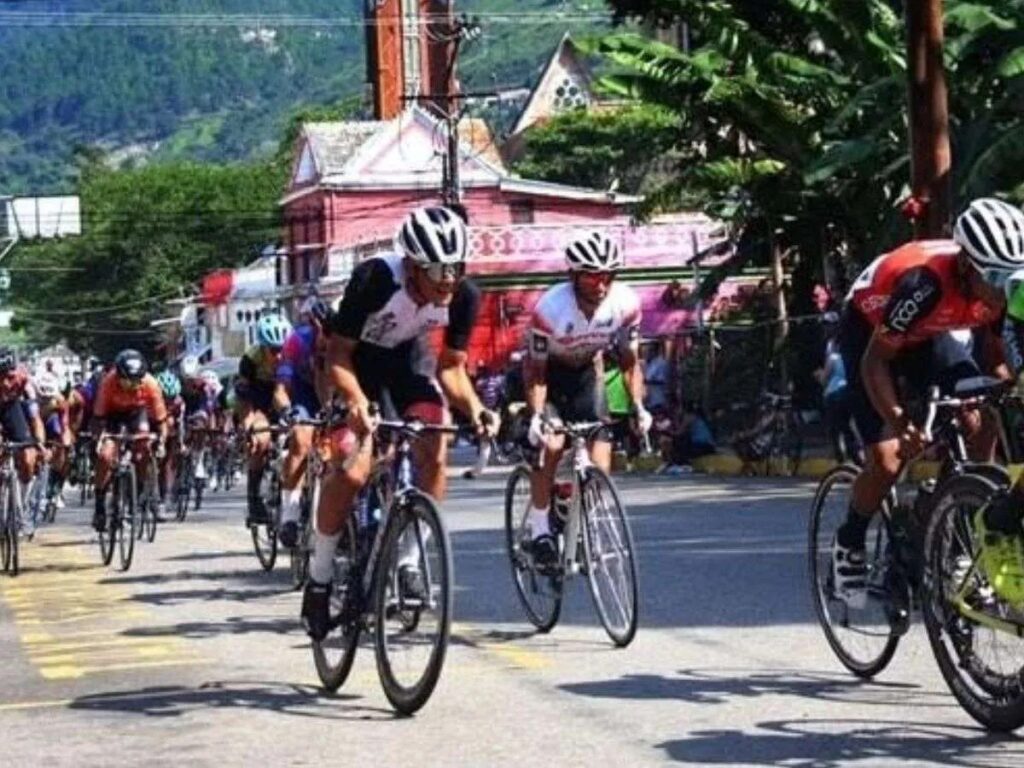 La-Vuelta-a-Bramon-sobre-los-pedales.jpg