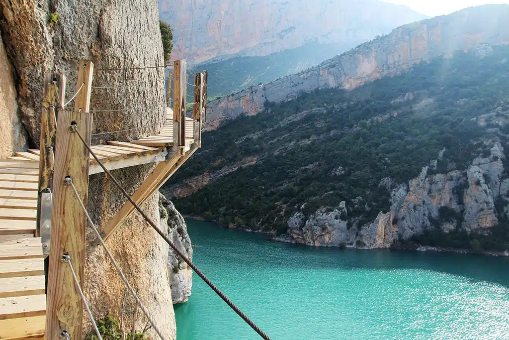 Las-rutas-con-pasarelas-mas-espectaculares-de-Espana.webp.webp