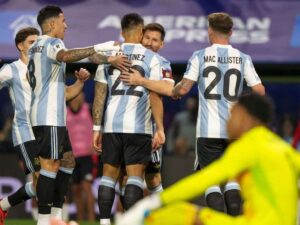 Lautaro-Martinez-conquista-Peru-y-supera-a-Maradona.jpg