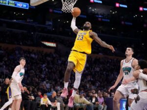 LeBron-James-logra-tercer-triple-doble-seguido.jpg