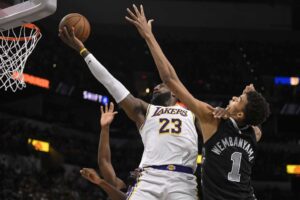Lebron-James-guio-triunfo-de-los-Lakers-con-otro-triple-doble.jpg