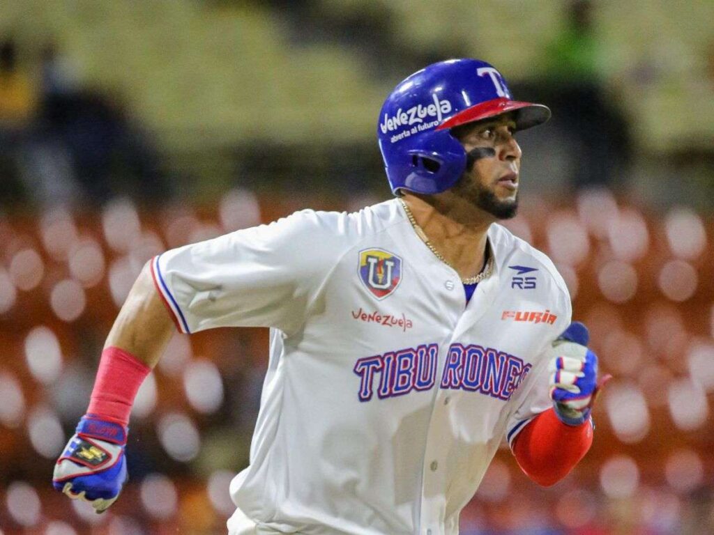 Leonys-Martin-dictamino-el-triunfo-de-Tiburones.jpg