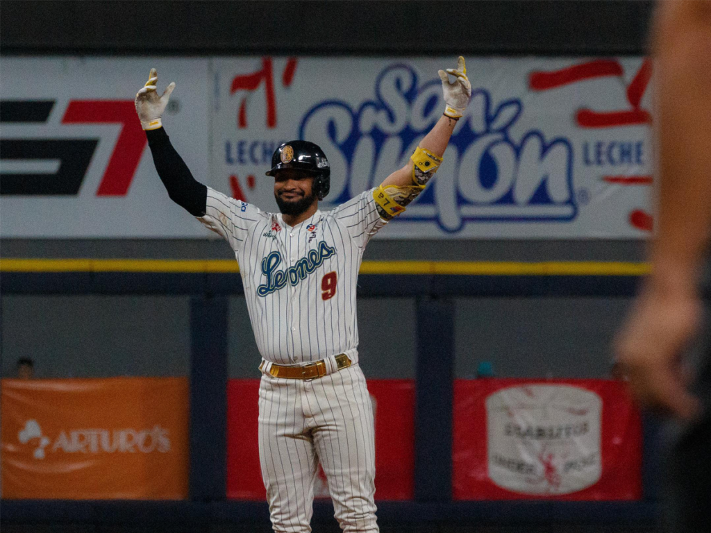 Los-Leones-pasaron-la-escoba-en-duelo-de-felinos.png