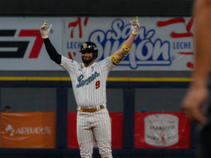 Los-Leones-pasaron-la-escoba-en-duelo-de-felinos.png
