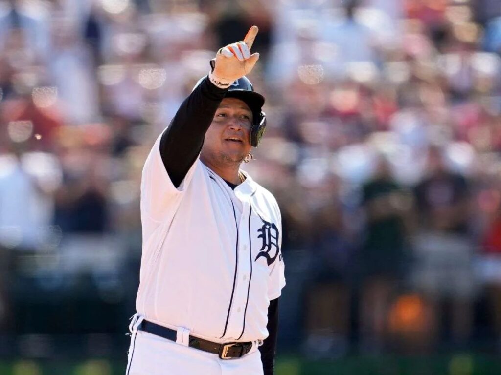 Miggy-sopla-12-velitas-en-honor-al-primer-MVP.jpg