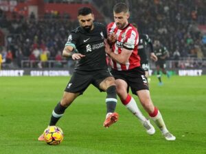 Mohamed-Salah-le-da-el-triunfo-al-Liverpool.jpg