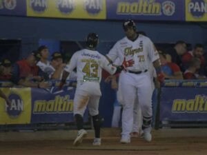 Tigres-extendio-la-mala-racha-de-Tiburones.jpg