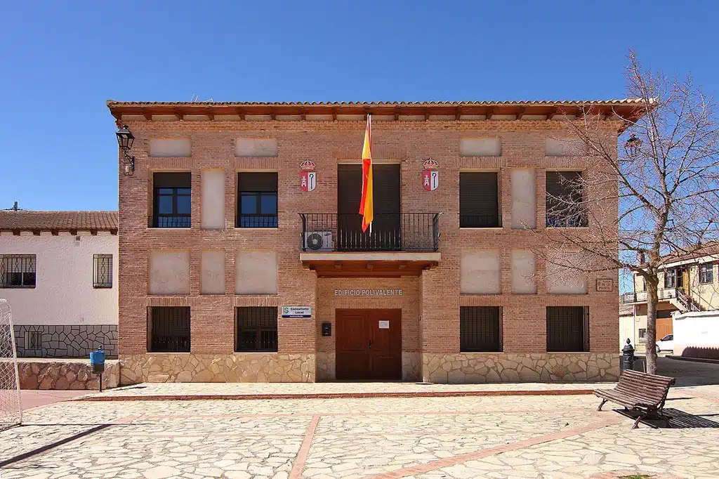 Ayuntamiento de Torre del Burgo (Guadalajara). Por Malopez 21