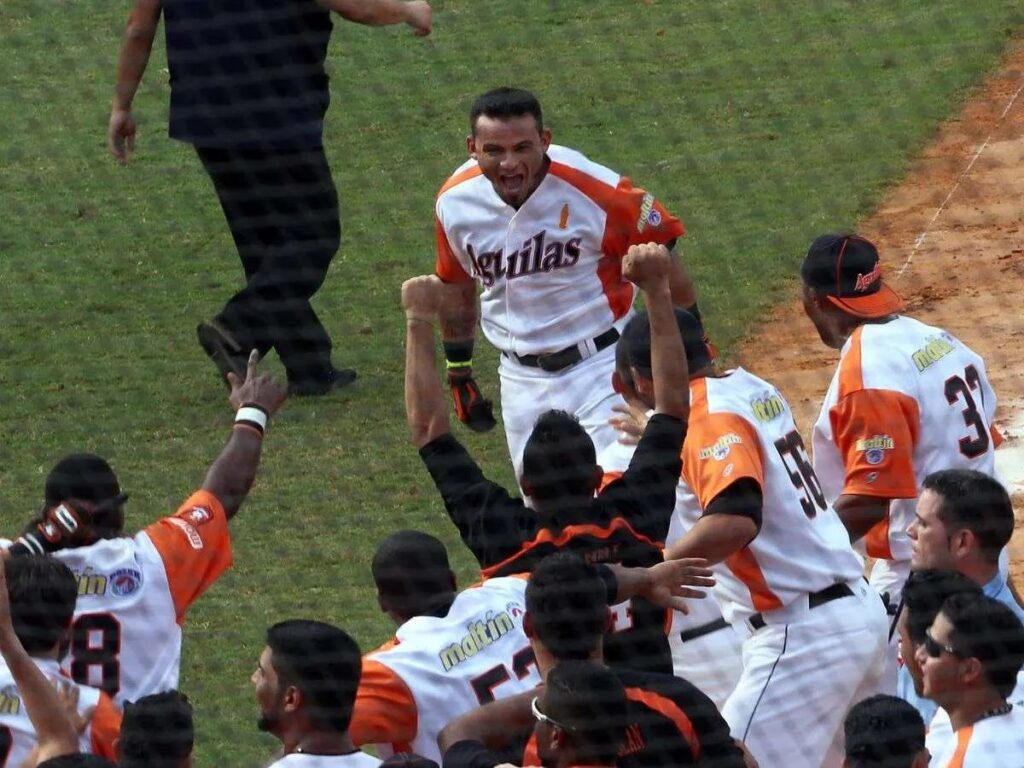 Zulia-recibe-a-La-Guaira-en-Juego-de-La-Chinita.jpg
