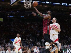 Bam-Adebayo-guio-el-triunfo-de-Heat.jpg
