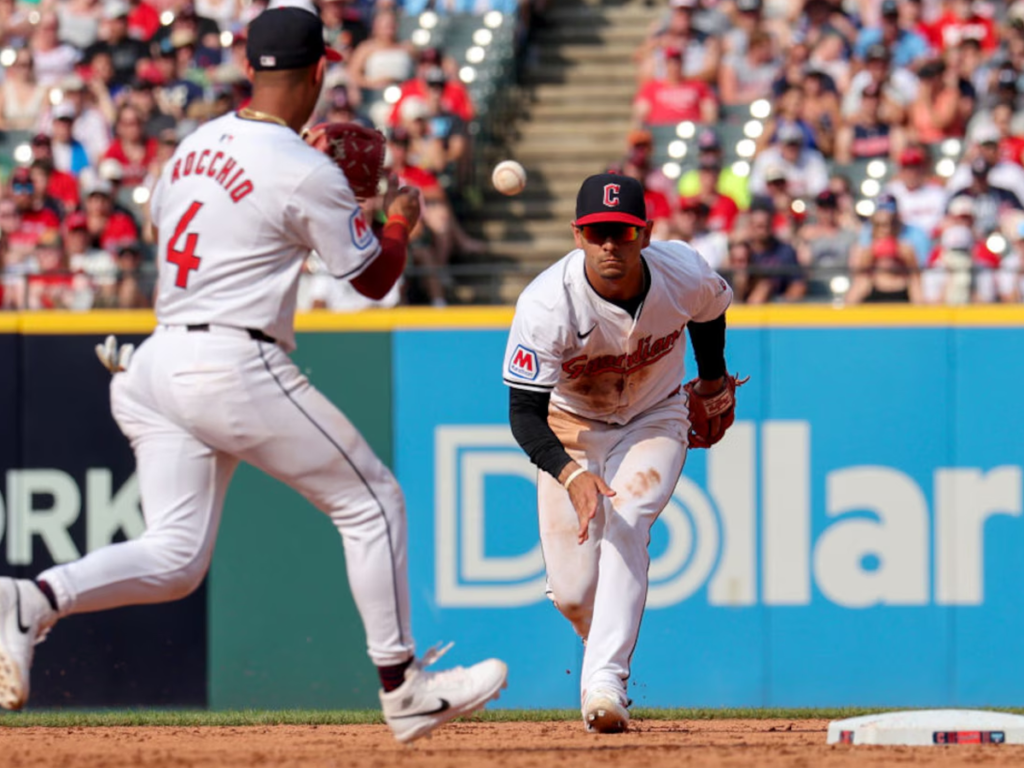 Buena-defensa-y-ataque-anade-Gimenez-a-Toronto.png