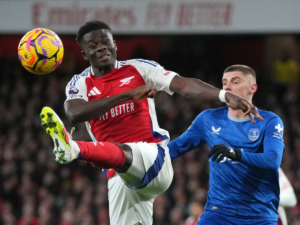 Bukayo-Saka-de-baja-con-el-Arsenal-por-lesion.png