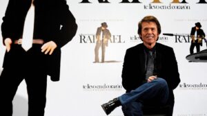 Cantante-Raphael-padece-un-linfoma-cerebral-del-que-esta-siendo.jpeg