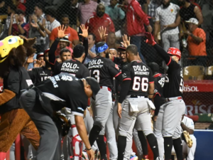 El-Escogido-se-aferra-a-ultimo-boleto-a-playoffs-en.png