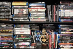 El-coleccionismo-de-peliculas-y-series-en-formato-fisico-esta.jpeg