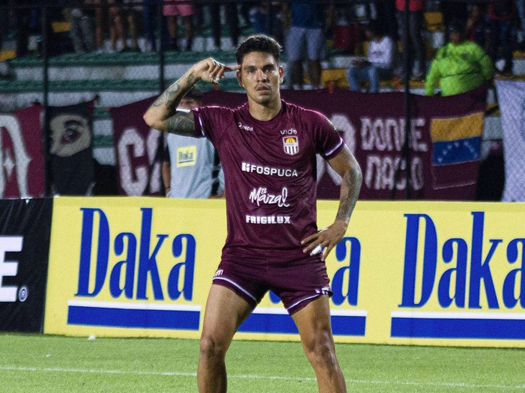 Jose-Balza-blindara-el-ataque-del-Deportivo-Tachira.png