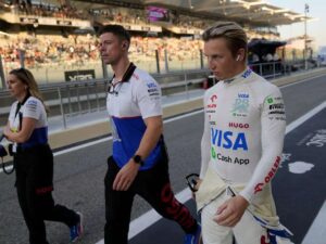 Liam-Lawson-sustituye-al-Checo-Perez-en-Red-Bull.jpg