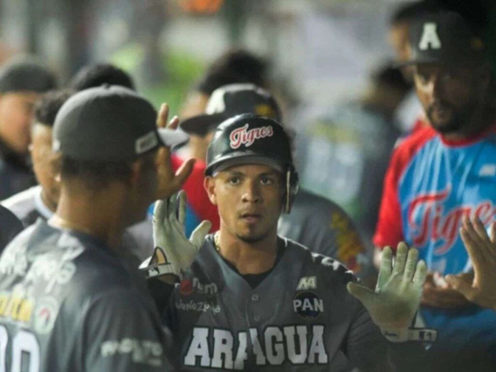 Lorenzo-Cedrola-entro-en-la-historia-de-Tigres-de-Aragua.jpg