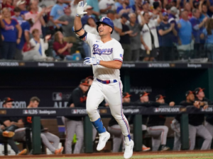 Nathaniel-Lowe-llega-los-Nacionales-via-cambio.png