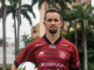 Robert-Hernandez-seguira-con-el-granate-hasta-2026.jpg