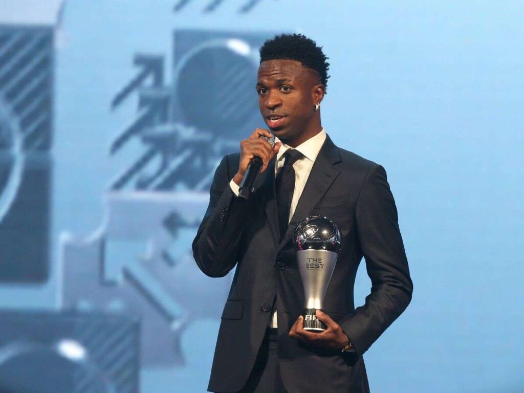 Vinicius-Jr-conquisto-el-premio-The-Best.jpg