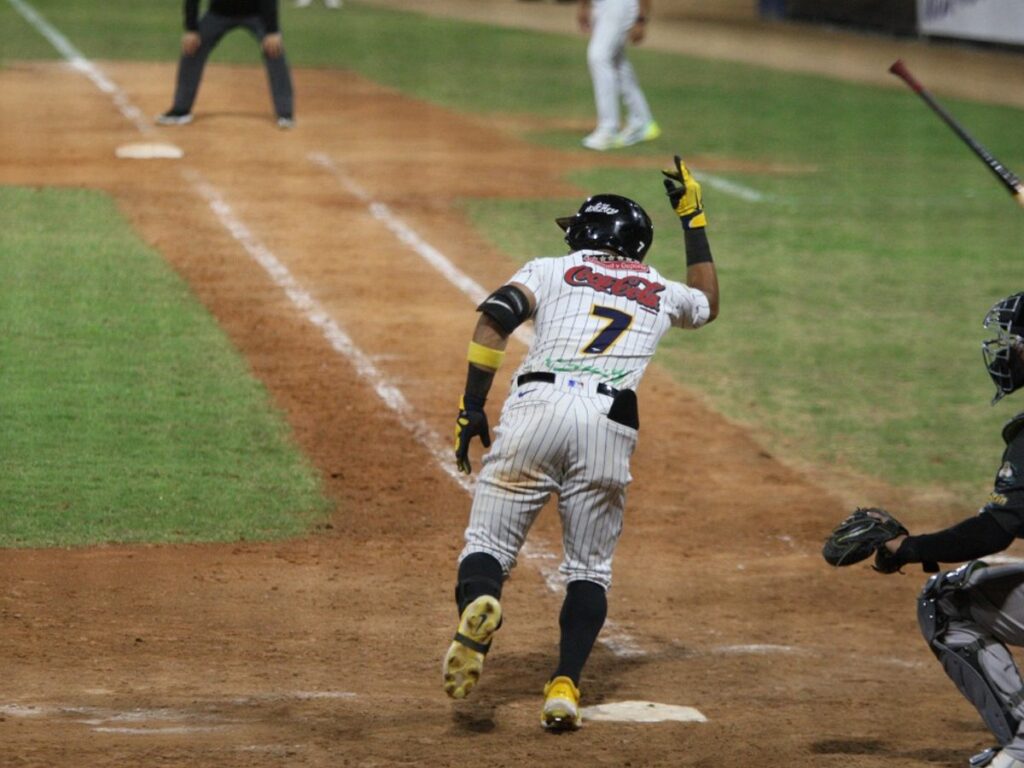 Wilfredo-Tovar-acrecenta-su-historia-con-Leones.jpg