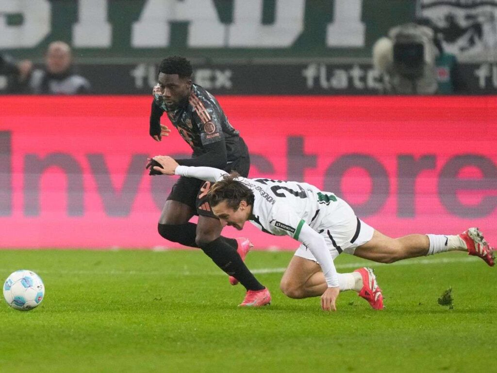 Alphonso-Davies-renovara-con-el-Bayern-Munich.jpg