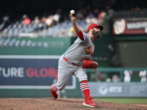 Andrew-Kittredge-firma-contrato-con-los-Orioles.jpg
