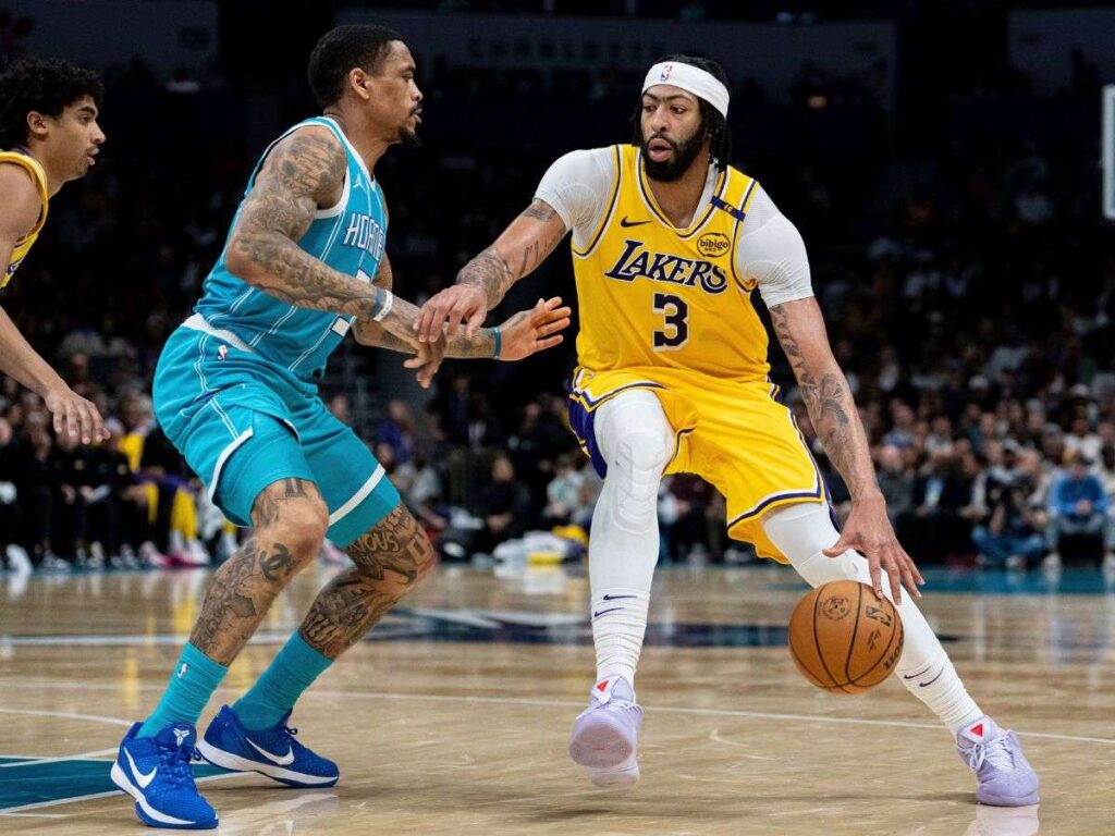 Anthony-Davis-extiende-racha-de-Lakers.jpg