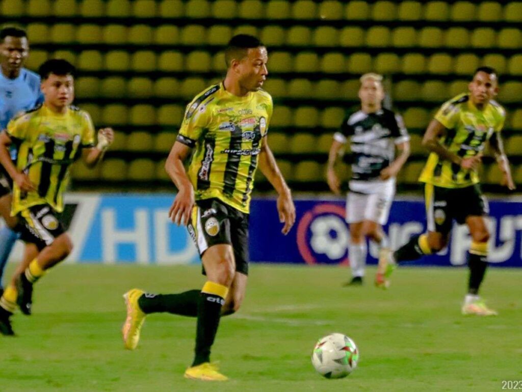 Anthony-Uribe-se-despide-del-Deportivo-Tachira.jpg